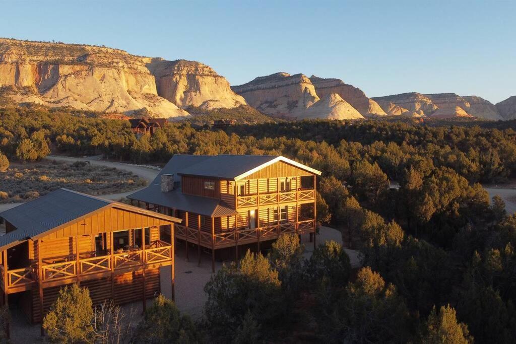 Villa Painted Cliffs-Hot Tub, Amazing Views Between Zion And Bryce à Orderville Extérieur photo