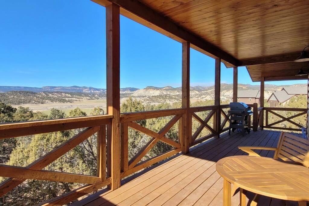 Villa Painted Cliffs-Hot Tub, Amazing Views Between Zion And Bryce à Orderville Extérieur photo